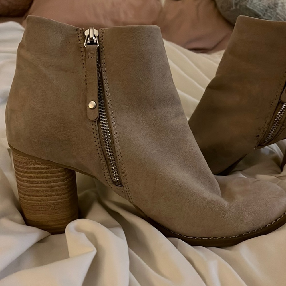 Dolce vita boots size 9.5